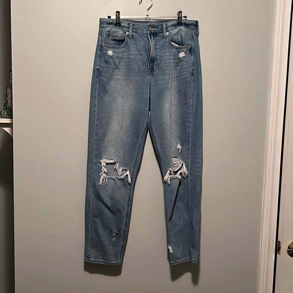 American Eagle Womens Light Wash Blue 5 Pocket Distressed Mom Jeans